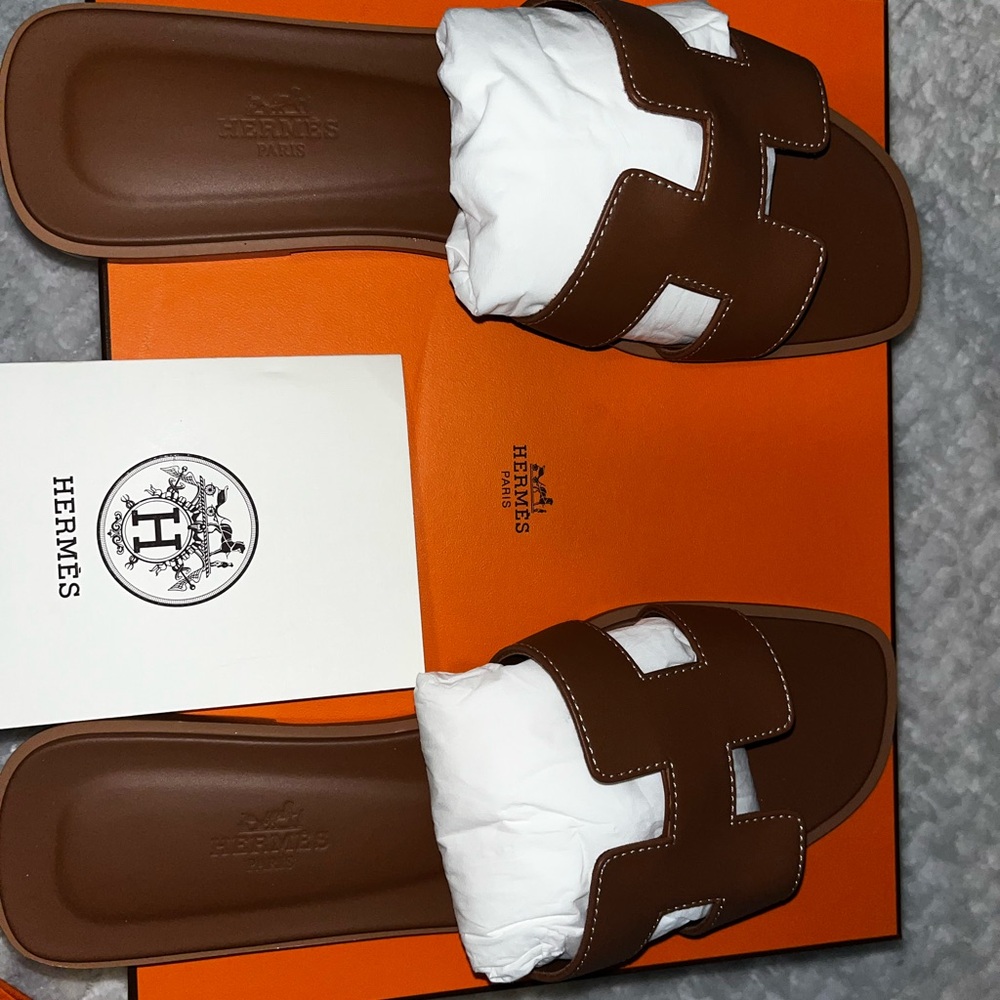Hermes sandals Authentic. Receipt , bag and box. Price is negotiable.